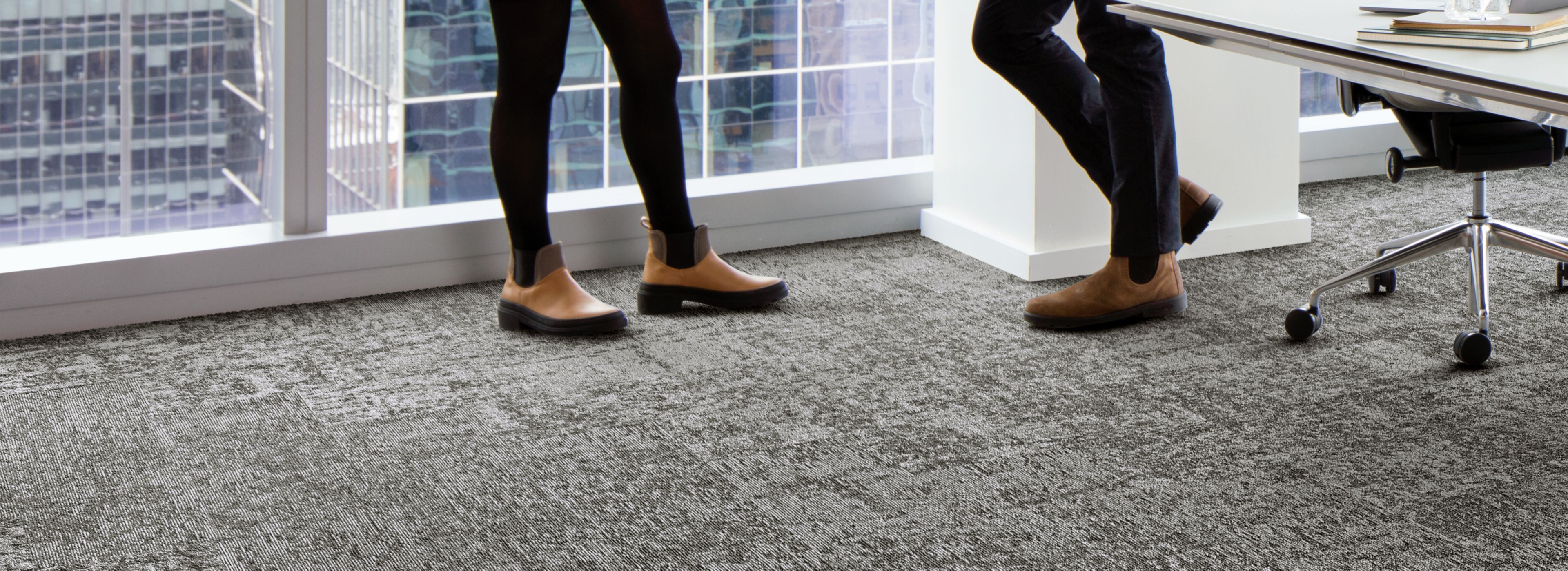 Interface Tokyo Texture carpet tile in meeting room  afbeeldingnummer 1